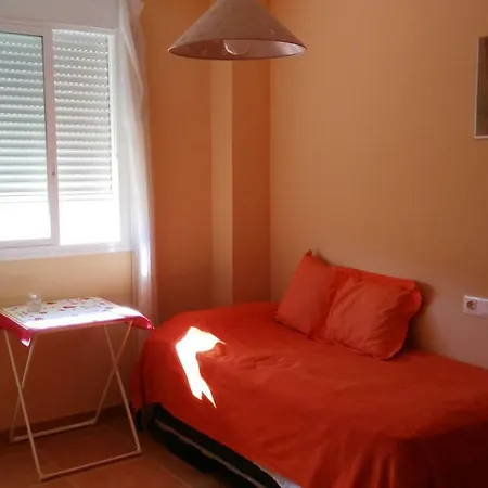 2 Avenida Jaime I Tatil Evi *